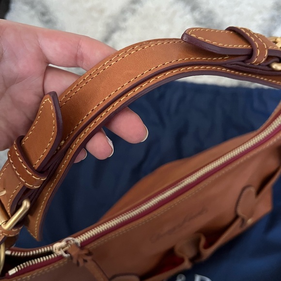 Dooney and Bourke Lucy medium hobo in Natural Florentine leather. - Picture 7 of 12